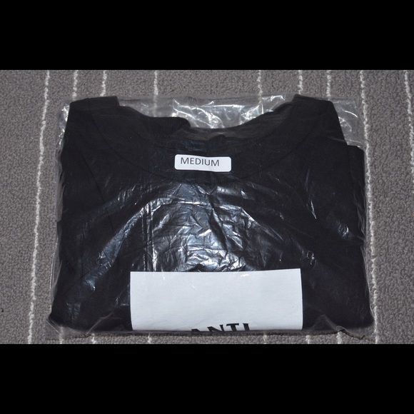 Assc Sz M Tee