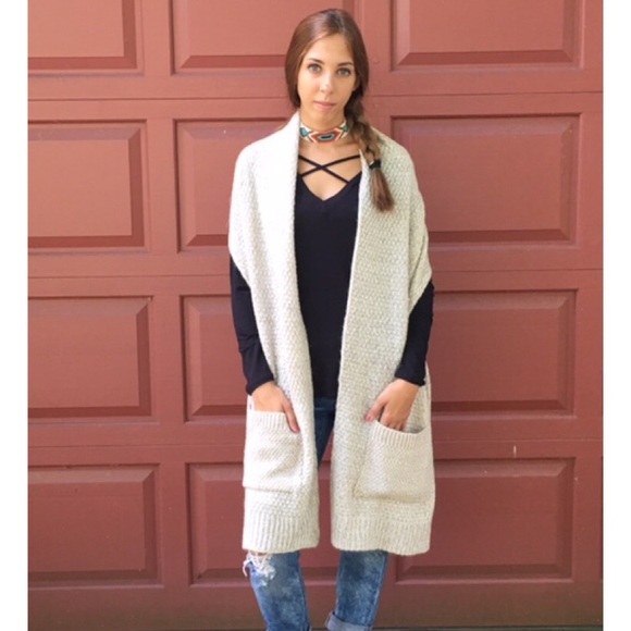 Pocketed Knit Scarf - Picture 3 of 4