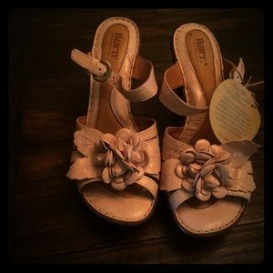 Born sandals 💕Taking offers ☺️
