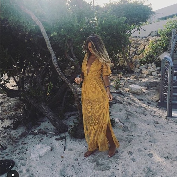 Chloe lace romper dress - Picture 2 of 4