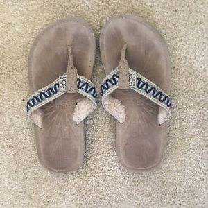 Ugg flip flops