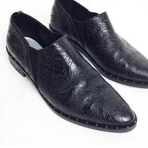 Freda Salvador Chelsea Loafer.