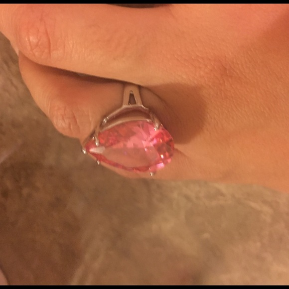 Beautiful ring - Picture 2 of 2