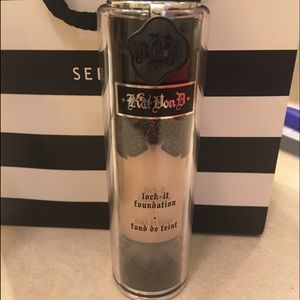 Kat Von D lock it foundation shade light 48