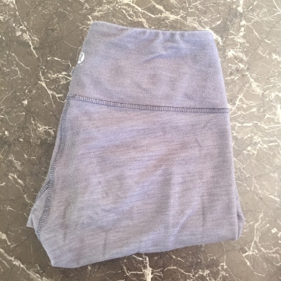 Lululemon cropped leggings in Heather Grey