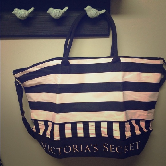 🔥 Victoria Secret tote bag🔥Priced to sell