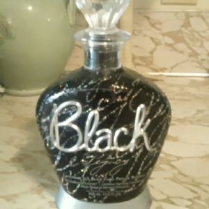 Labor day!! DESINGER SKIN TANNING LOTION ( BLACK)