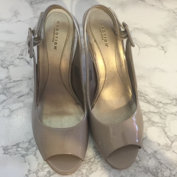 Beige stilettos - Picture 2 of 3