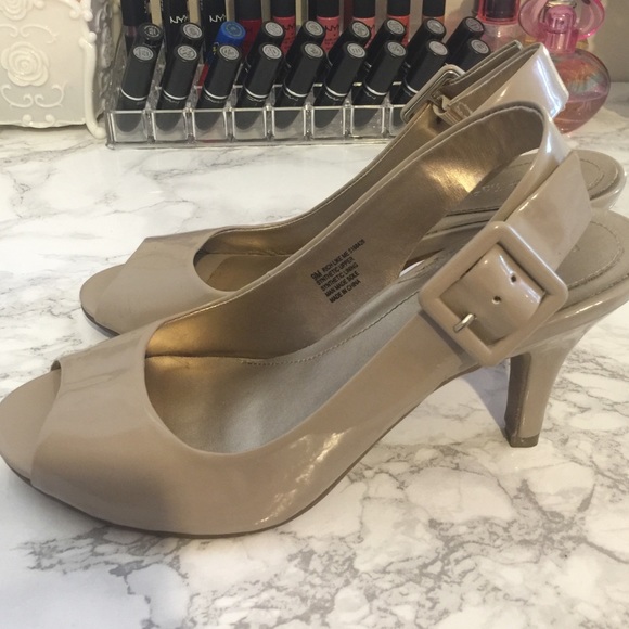 Beige stilettos - Picture 3 of 3