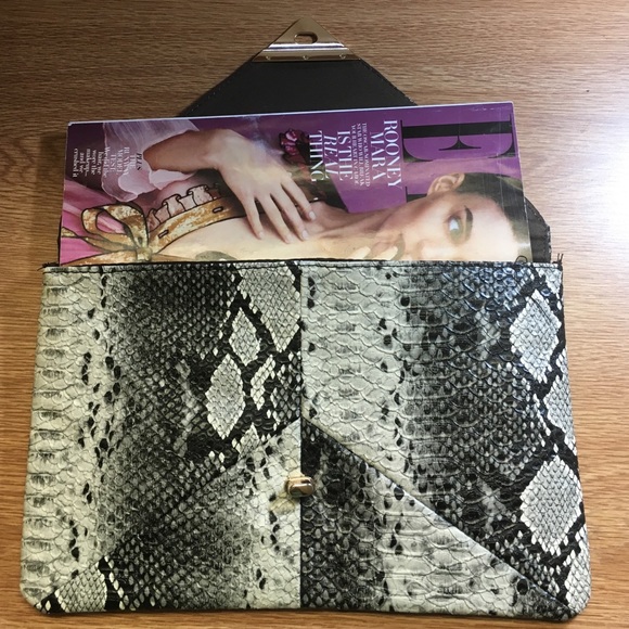 ONLY ONE LEFT!!! Snake Skin Envelope Clutch - Picture 5 of 5