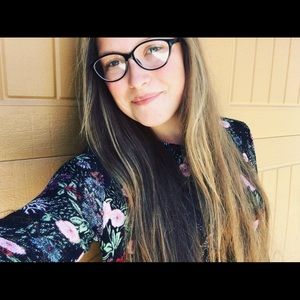 Meet your Posher, Abigail