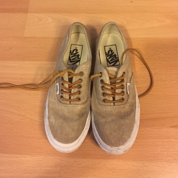 Vans Tan Canvas Shoe Size 6
