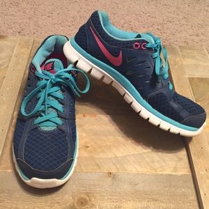 *Flash Sale* Nike Flex 2013 Run - Blue and Pink