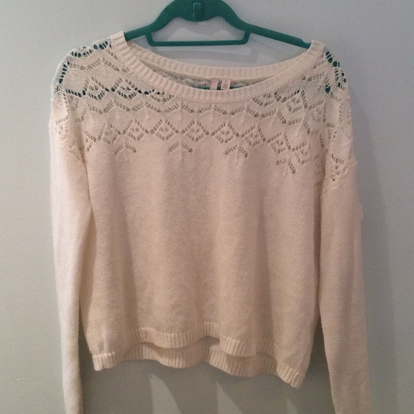 White Cropped Light Cable Knit Sweater