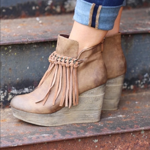 Sbicca wedge booties - Picture 2 of 4