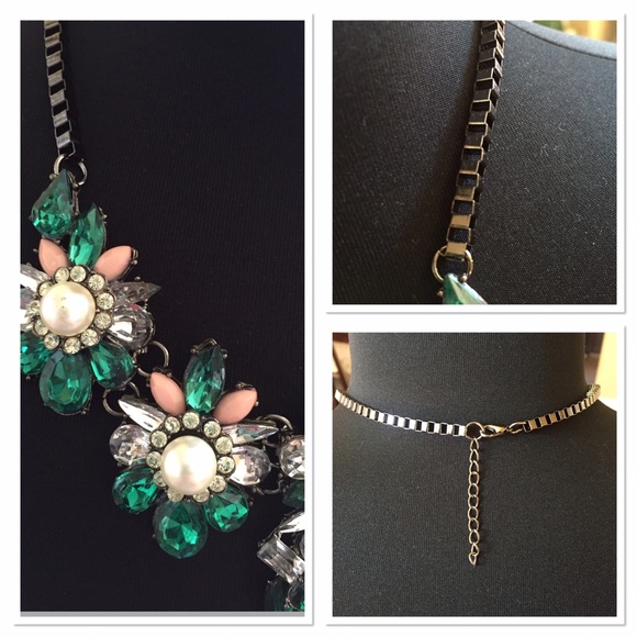 Fashion Bib necklace - Picture 3 of 3