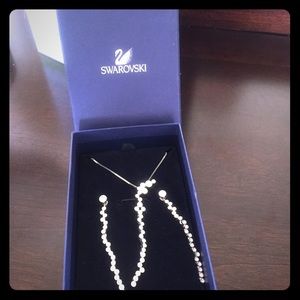 Swarovski necklace & earring set