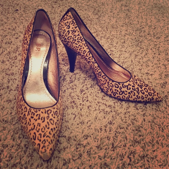 Cheer print pointed toe high heel pumps