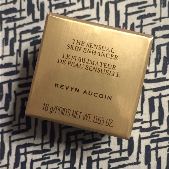 KEVYN AUCOIN
The Sensual Skin Enhancer Brand New