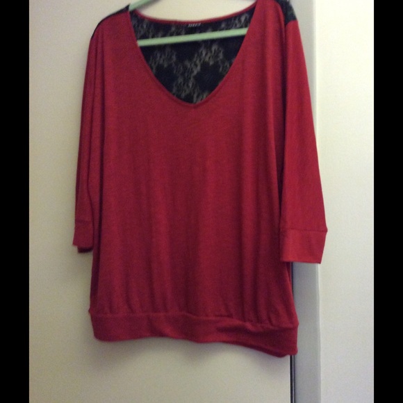 Lady's red top