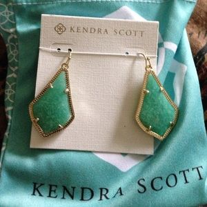 NWT Kendra Scott Alex earrings light green & gold