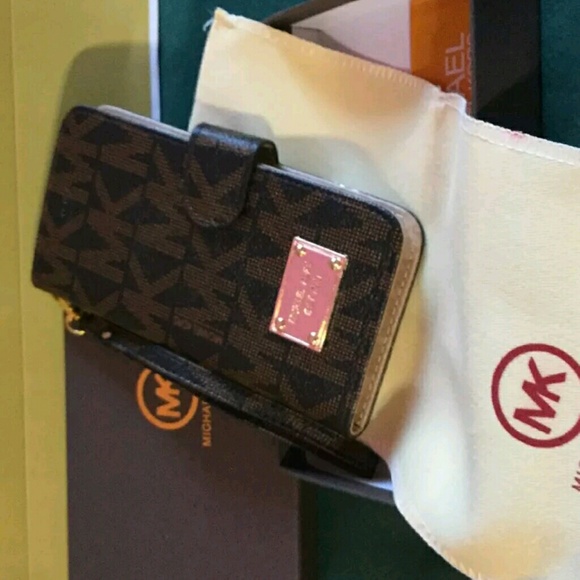 NWT Michael Kors Note 5 case wristlet