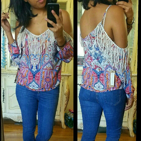   Tops - 💕LAST ONE💕SHOULDER FRINGE PRINT TOP