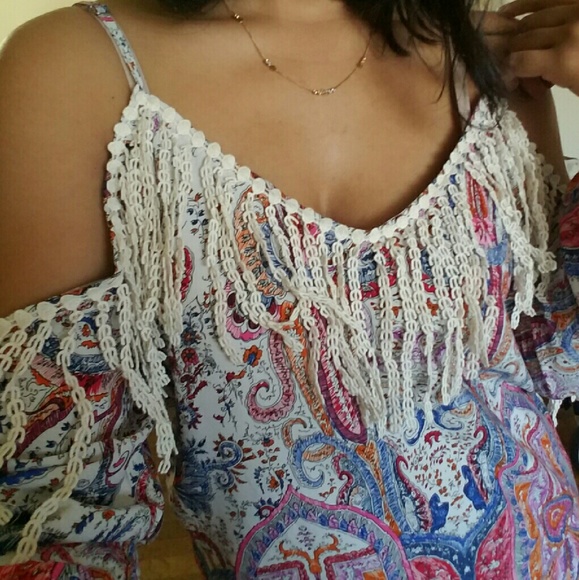 💕LAST ONE💕SHOULDER FRINGE PRINT TOP - Picture 3 of 3