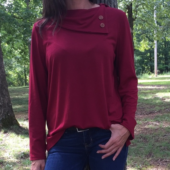 🆕 Button Collar Burgundy Top - Picture 2 of 4