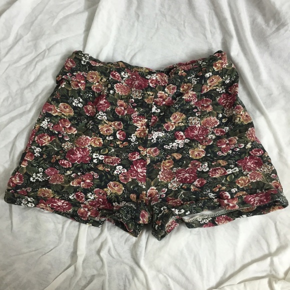 Brandy Melville floral shorts