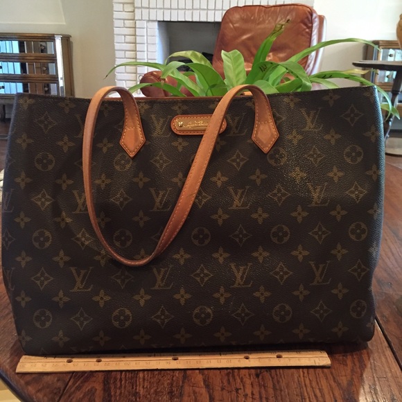 *Authentic* Louis Vuitton purse additional pics