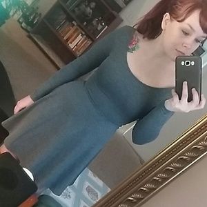 XS gray spandex  long-sleeved skater dress