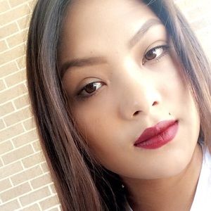 Meet your Posher, Mireya