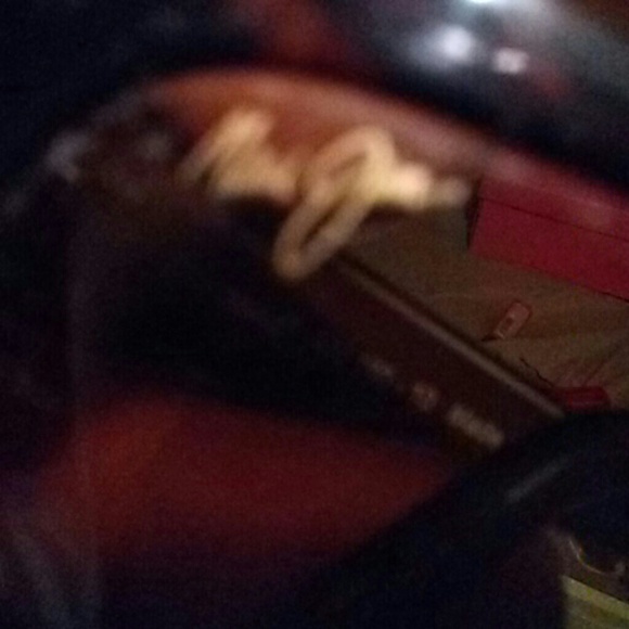 Sunglasses - Picture 3 of 4