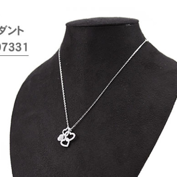 Sale! swarovski heart necklace