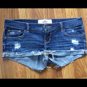 Hollister jean shorts denim sz 5 (W27). Destructed
