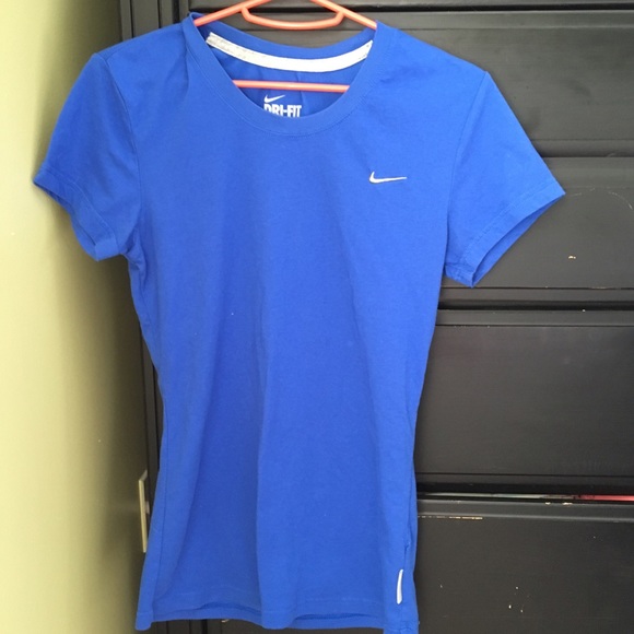 New Nike Dri-Fit fitted shirt