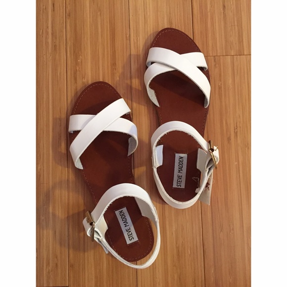 NWT Steve Madden sandals