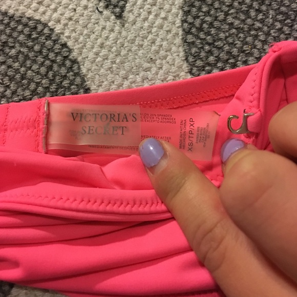Vs pink bikini top bundle - Picture 2 of 4