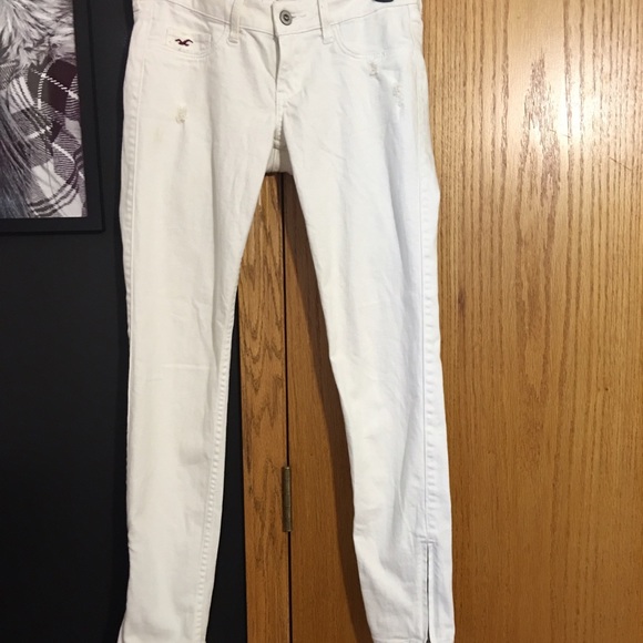 White Hollister skinny jeans Waist size: 25