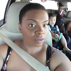 Meet your Posher, Petronila