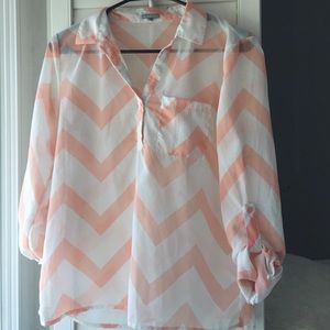 Peach Chevron Top 💕