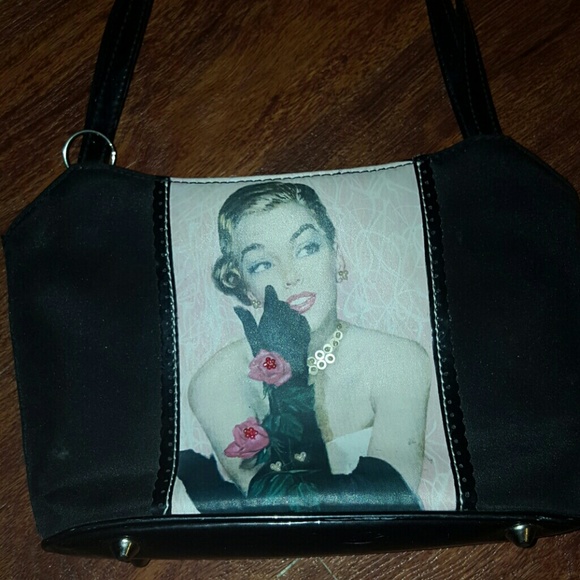 Adorable little hand purse with beads