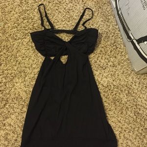 Black lulu tank