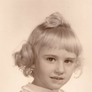 Meet your Posher, Cecelia