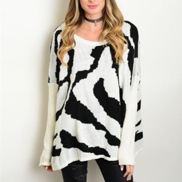Sweaters - Black and White Oversized Sweater NWOT