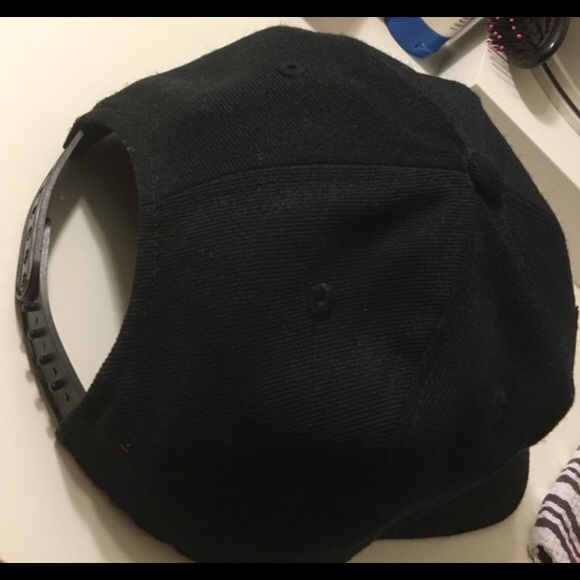 SnapBack - Picture 2 of 3