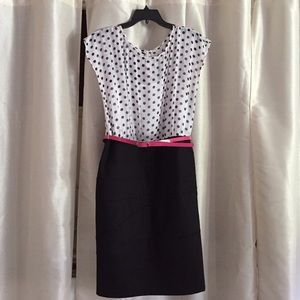Adorable polka dot dress w/belt.