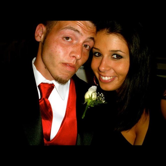 Meet your Posher, Amanda - Picture 3 of 4