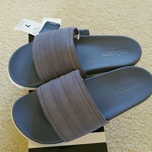 Adidas slides 7.5